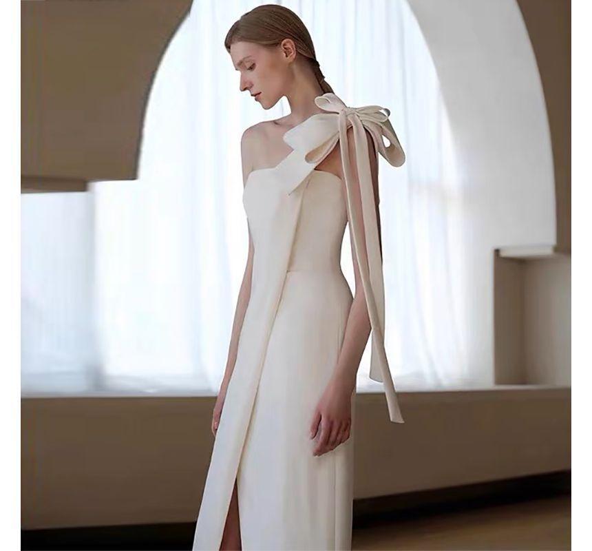 One-Shoulder Bow Slit Sheath Cocktail Dress Product Image