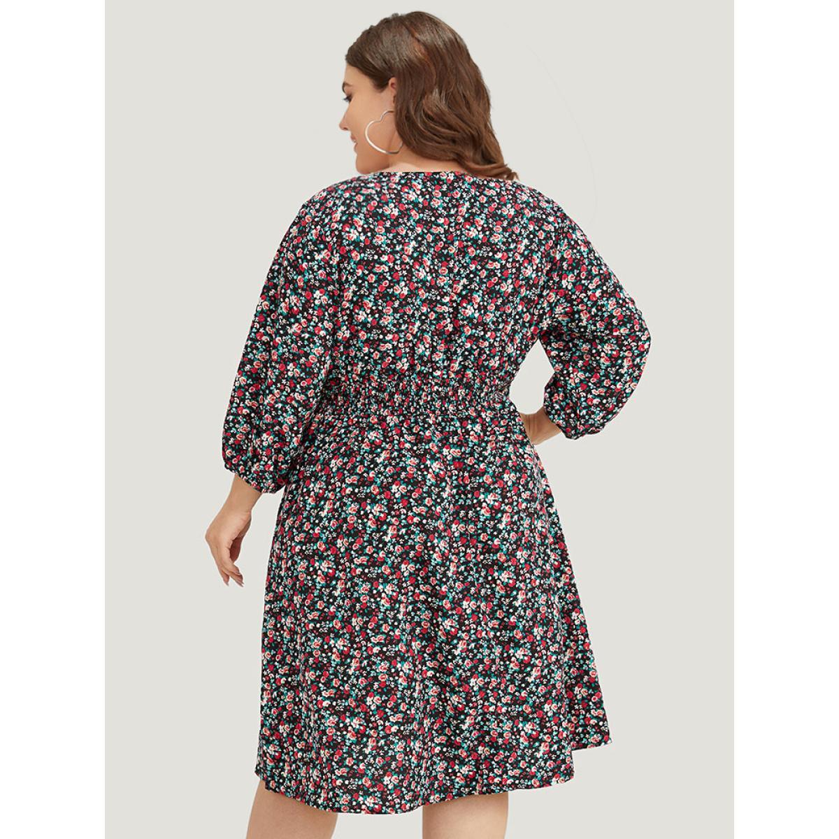 Plus Size Ditsy Floral Shirred Pocket Lantern Sleeve Dress Black Women Elegant Elastic cuffs V-neck Elbow-length sleeve Curvy Midi Dress BloomChic 26/4X Product Image