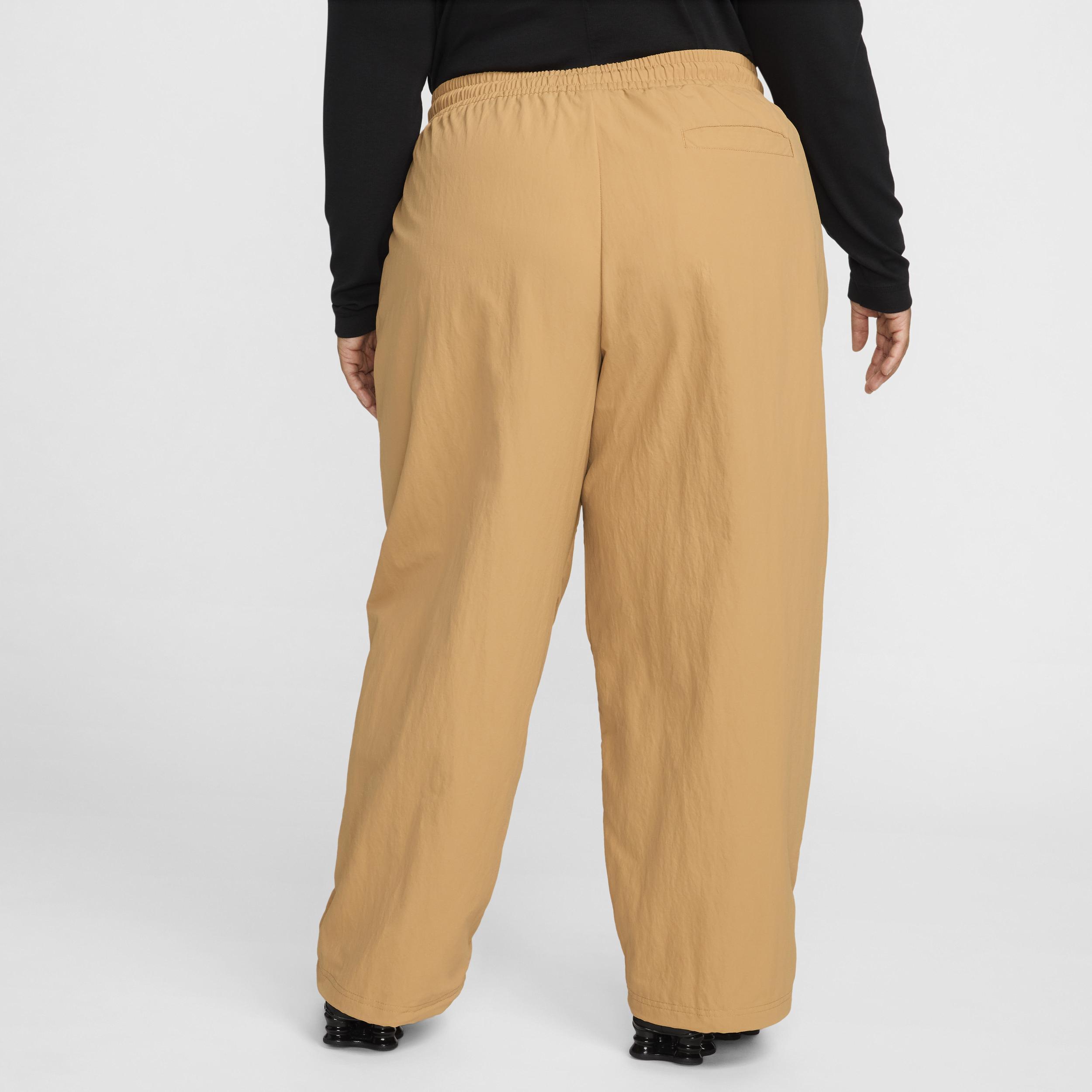 Women's Nike Sportswear Everything Wovens Mid-Rise Open-Hem Pants (Plus Size) Product Image