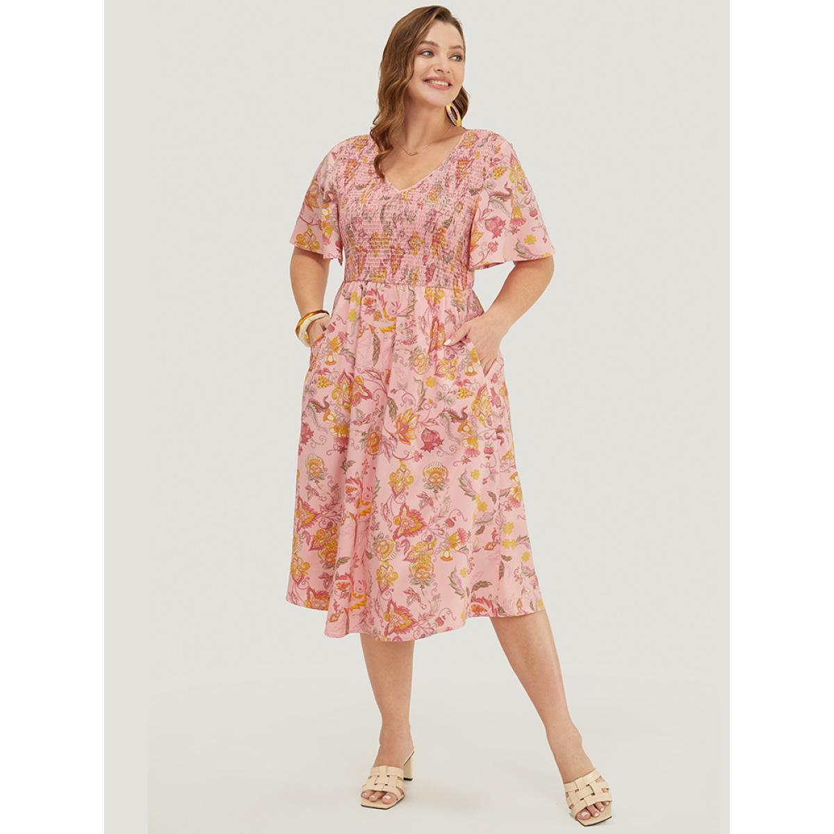 Plus Size Bandana Print Pocket Shirred V Neck Ruffle Hem Dress Pink Women Vacation Pocket V-neck Short sleeve Curvy Midi Dress BloomChic 28/5X Product Image
