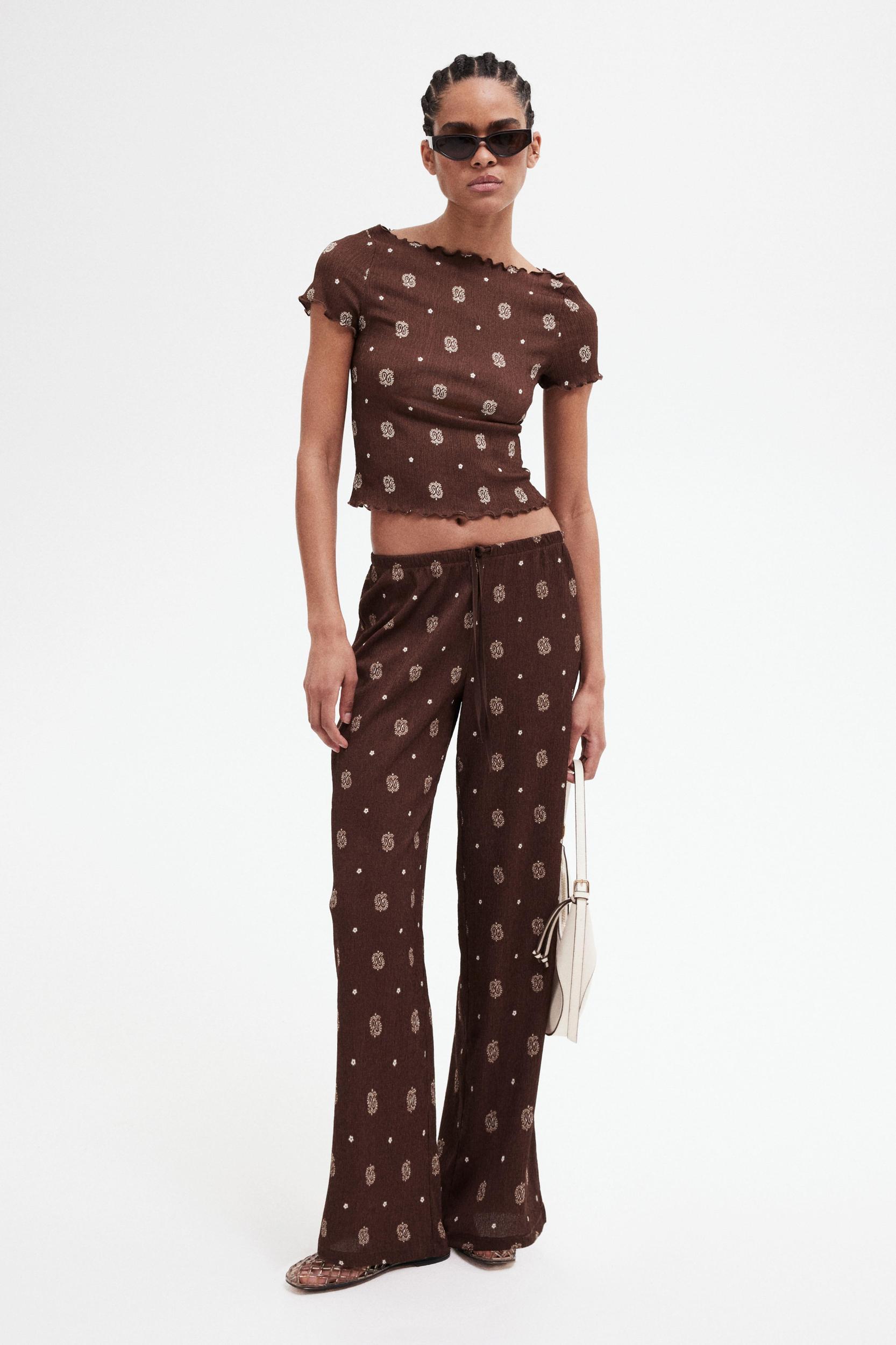 Crinkled Top with Overlocked Trim Product Image