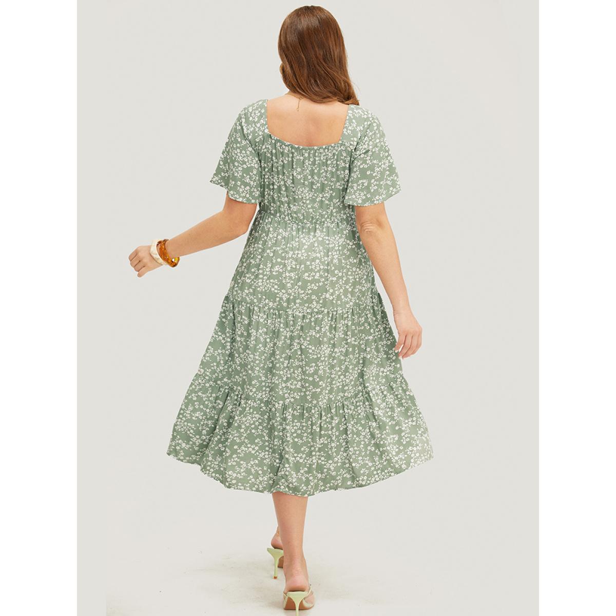 Plus Size Ditsy Floral Sweetheart Drawstring Pocket Tiered Dress Sage Women Elegant Non V-neck Short sleeve Curvy Midi Dress BloomChic 22-24/3X Product Image