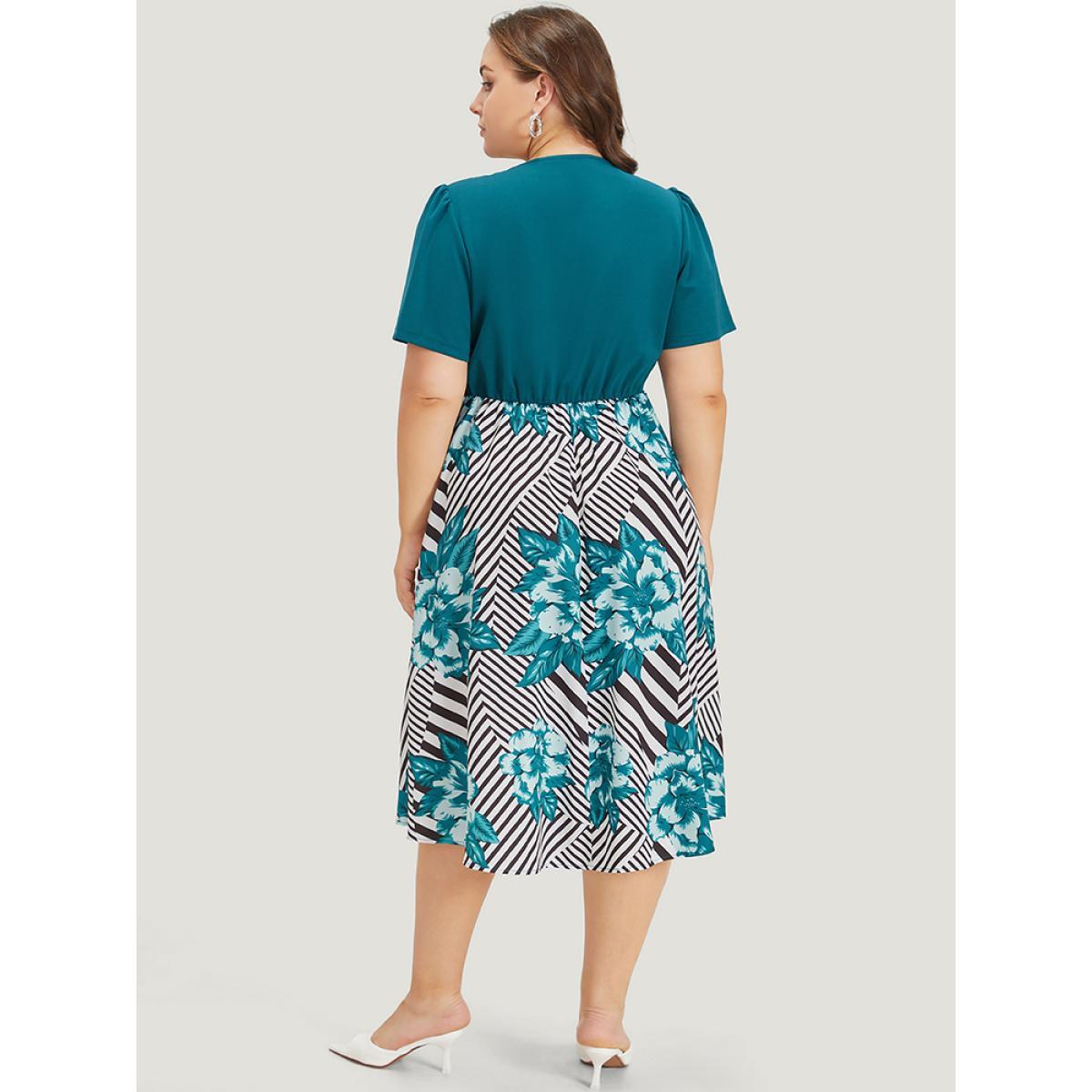 Plus Size Floral & Striped Patchwork Pocket Gathered Dress Teal Women Office Gathered V-neck Short sleeve Curvy Midi Dress BloomChic 30/6X Product Image