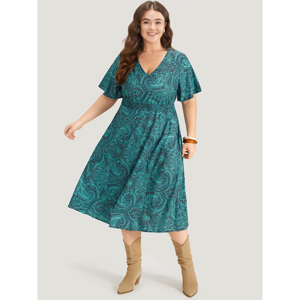 Plus Size Bandana & Paisley Print Shirred Pocket Midi Dress Emerald Women Vacation Printed V-neck Short sleeve Curvy Midi Dress BloomChic 12/L Product Image