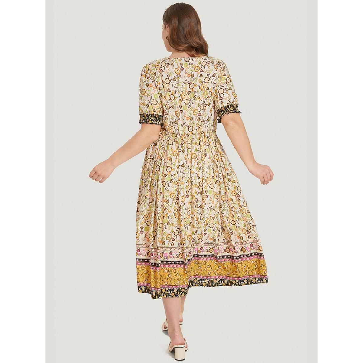 Plus Size Bandana Print Surplice Neck Pocket Shirred Puff Sleeve Dress Orange Women Vacation Overlap Collar Short sleeve Curvy Midi Dress BloomChic 30/6X Product Image
