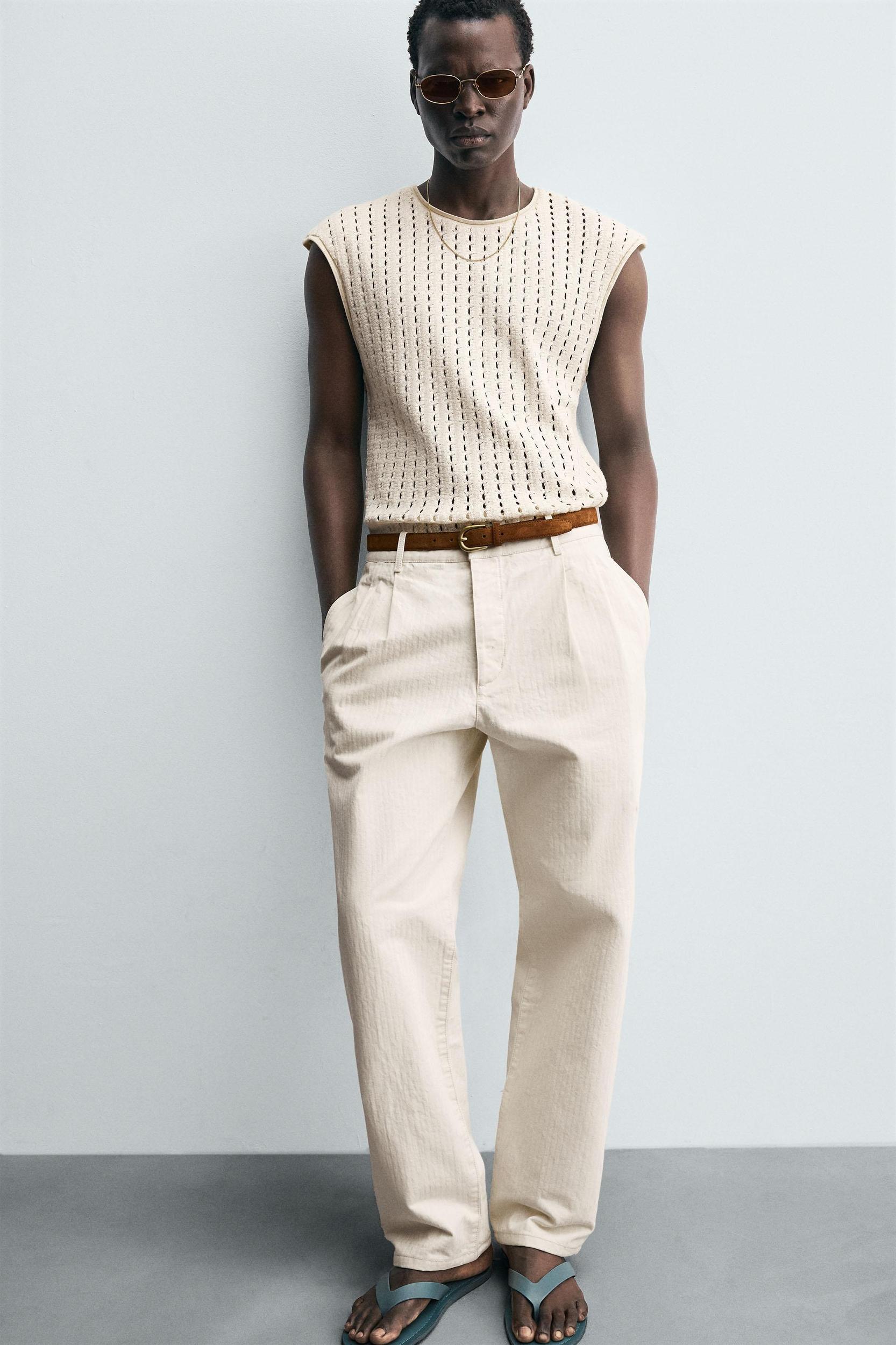 SLEEVELESS KNIT T-SHIRT Product Image