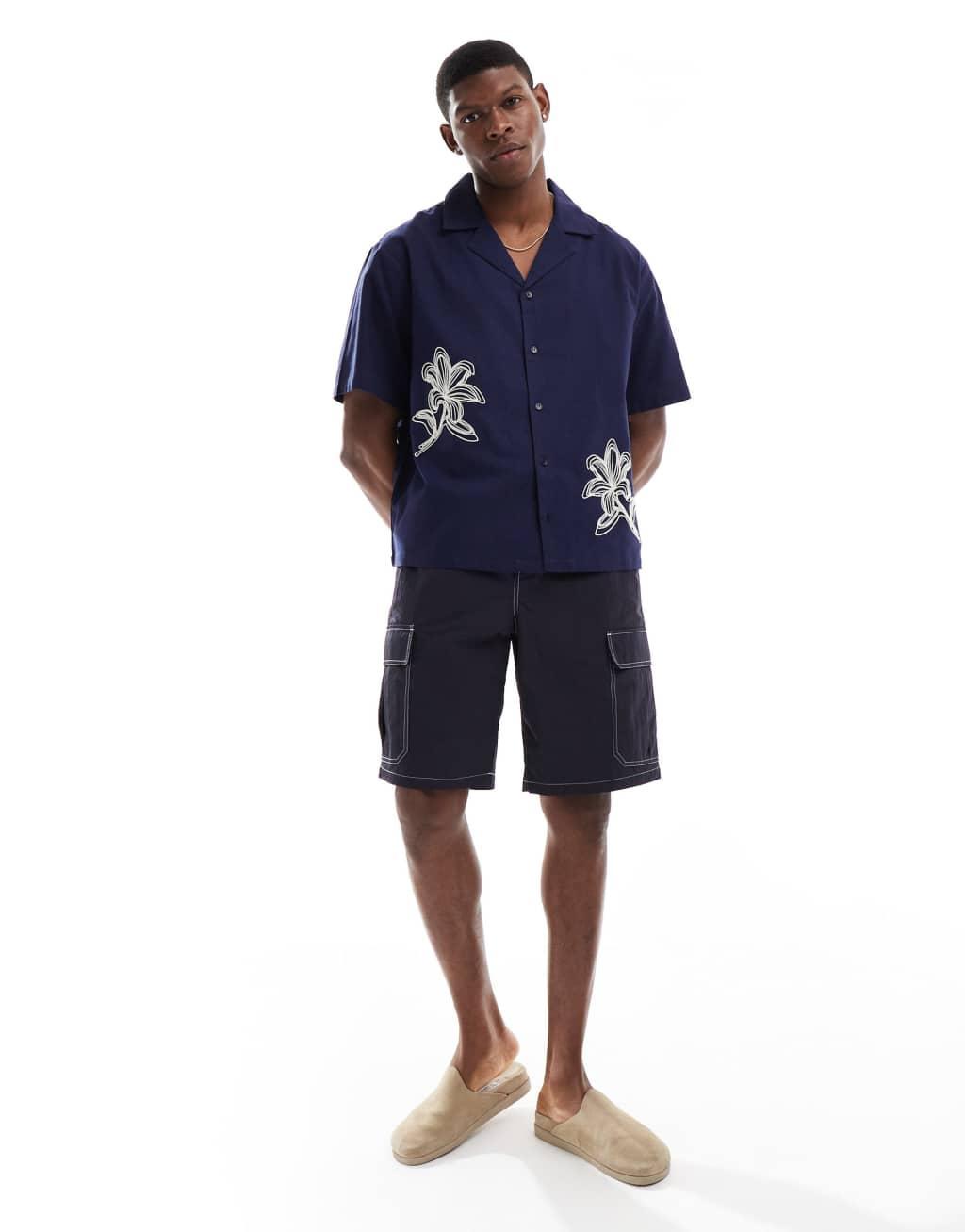 Aray embroidered resort beach shirt in navy Product Image