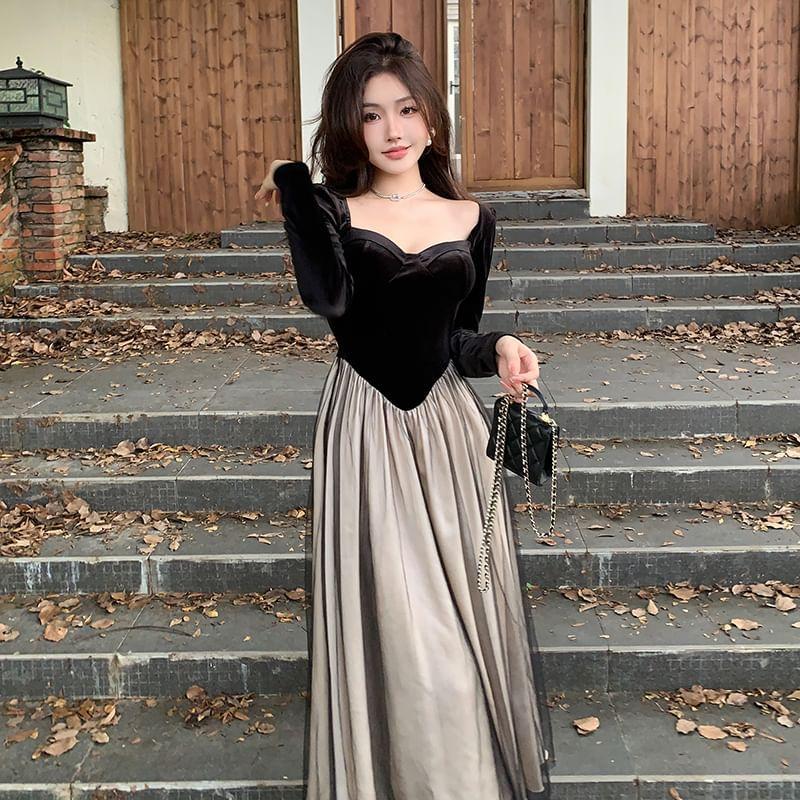 Long Sleeve Sweetheart Neck Mesh Panel Velvet Midi A-Line Dress Product Image