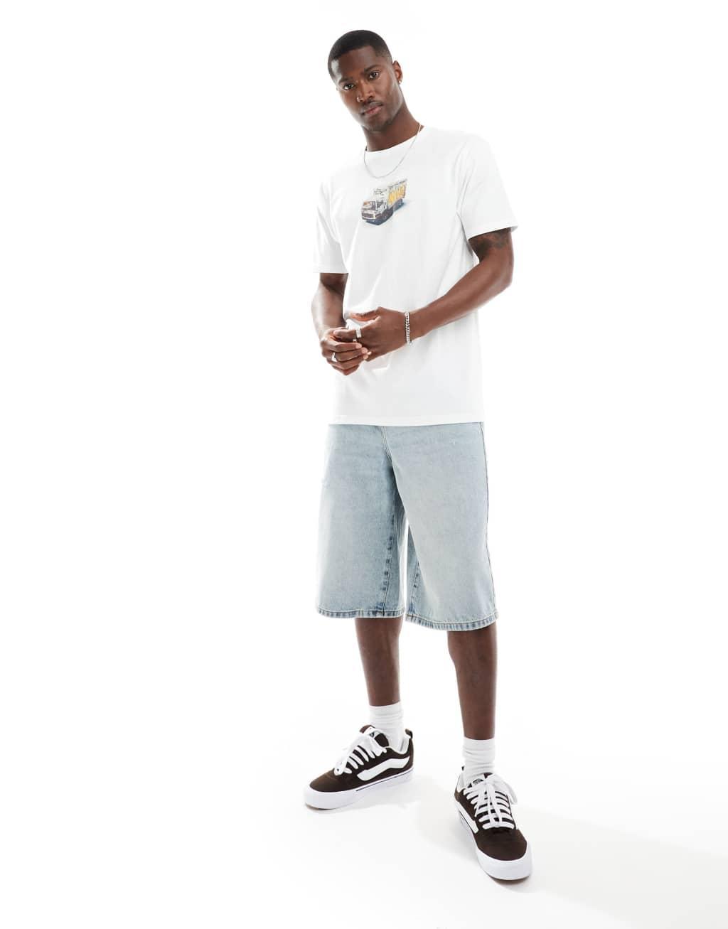 Vans graphic print T-shirt in white Product Image