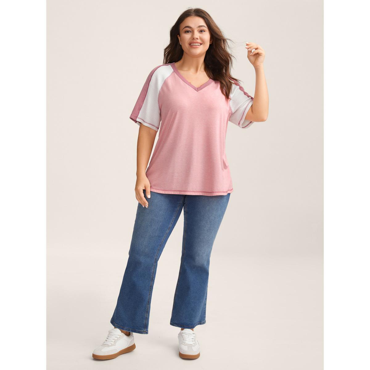 Plus Size Color Contrast Textured Raglan Sleeve T-Shirt Nudepink Women Texture V-neck Everyday-Casual T-shirts BloomChic 28/5X Product Image