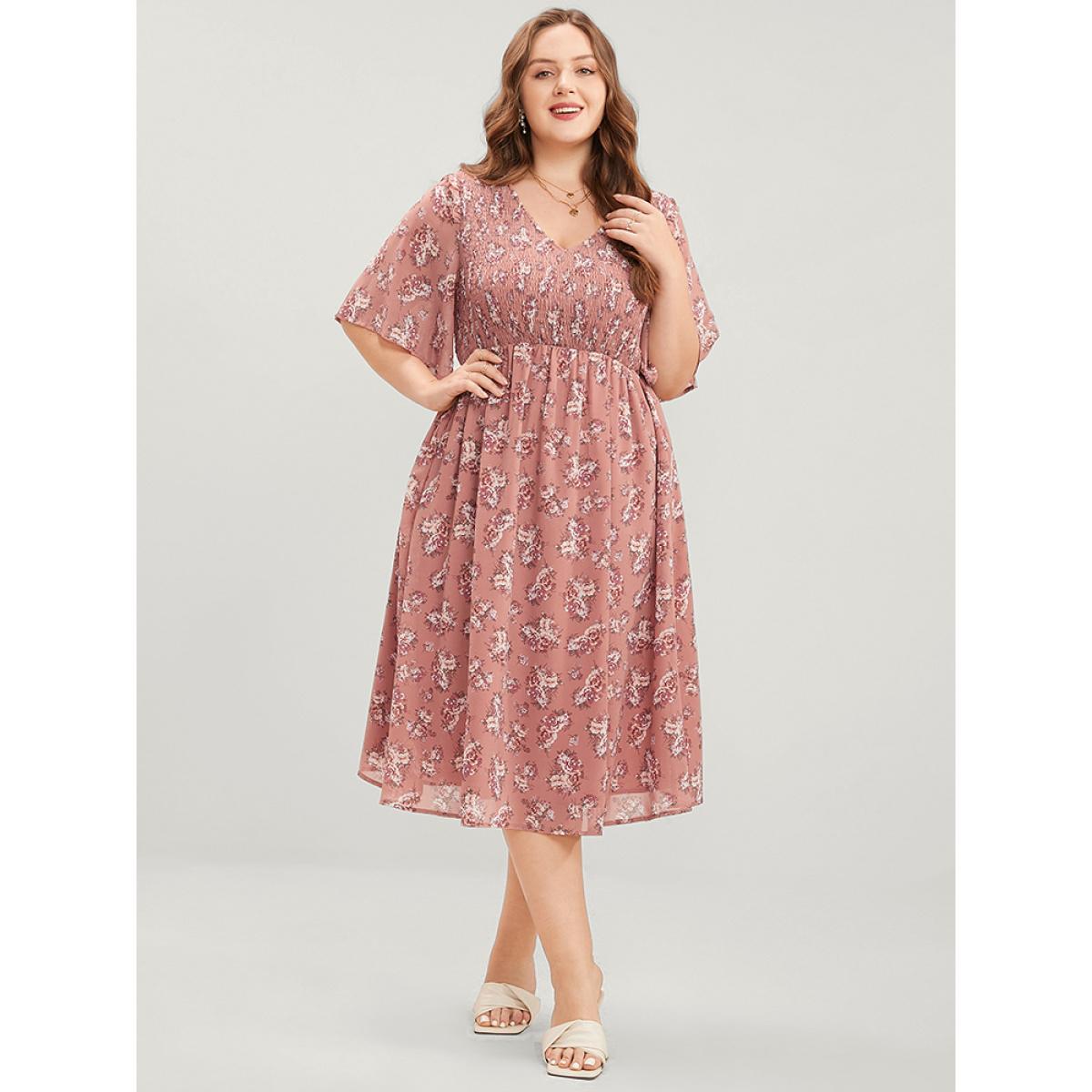 Plus Size Floral Print V Neck Shirred Pocket Ruffle Dress DustyPink Women Elegant Elastic Waist V-neck Half Sleeve Curvy Knee Dress BloomChic 12/L Product Image