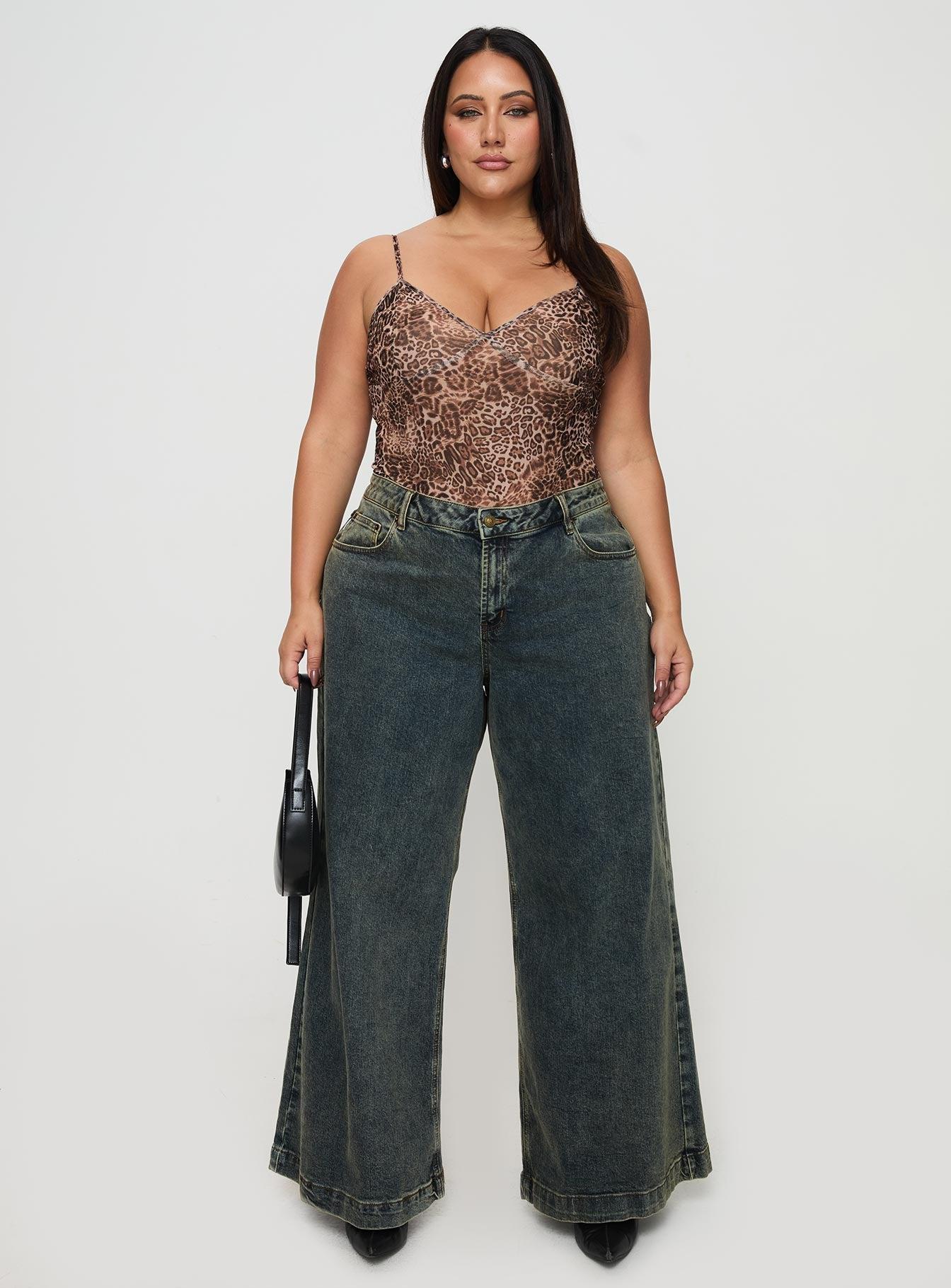 Elixia Bodysuit Leopard Curve Product Image