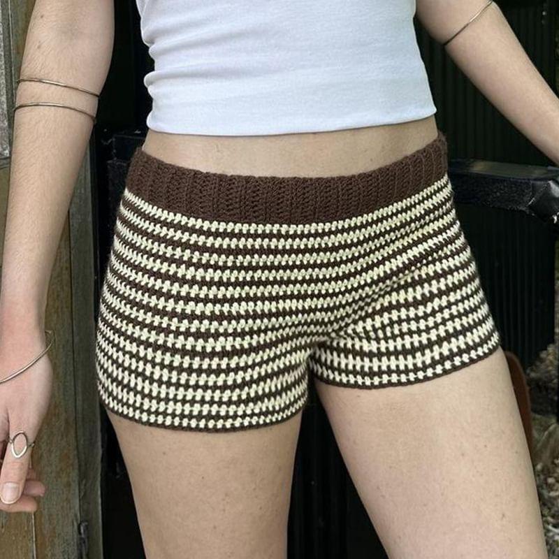 Low Waist Color-Block Striped Slim-Fit Mini Shorts Product Image