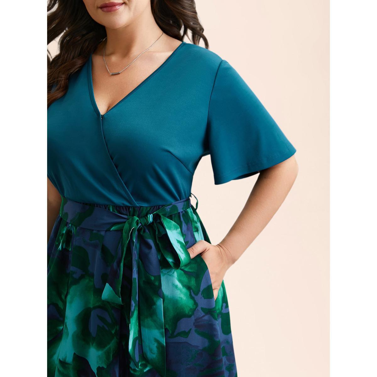 Plus Size Tropical Print Wrap Neck Waist-Tie Dress Emerald Women Elegant Belted Knit Dresses Bloomchic 14-16/1X Product Image