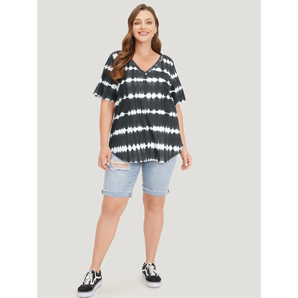 Plus Size Striped Tie Dye Curved Hem T-shirt Black Women Casual Arc Hem Ombre V-neck Dailywear T-shirts BloomChic 12/L Product Image