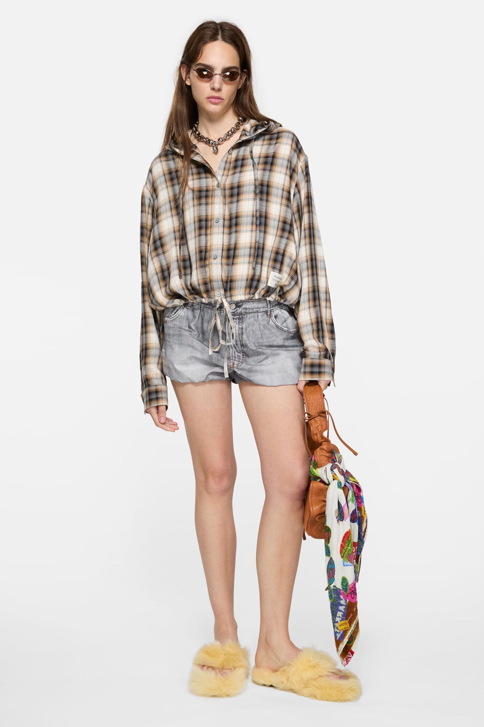Printed shorts Product Image