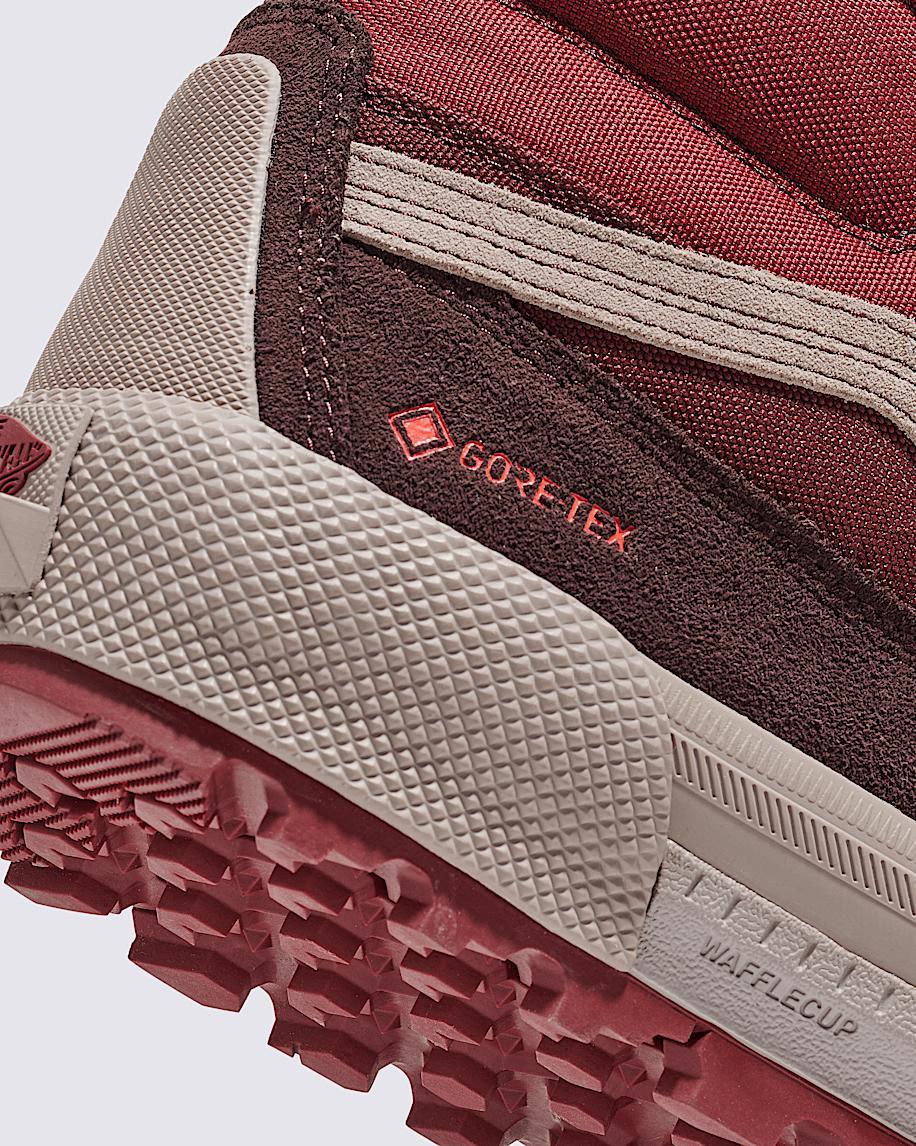 Sk8-Hi GORE-TEX Insulated Shoe in Bitter Chocolate Brown| Vans US Product Image
