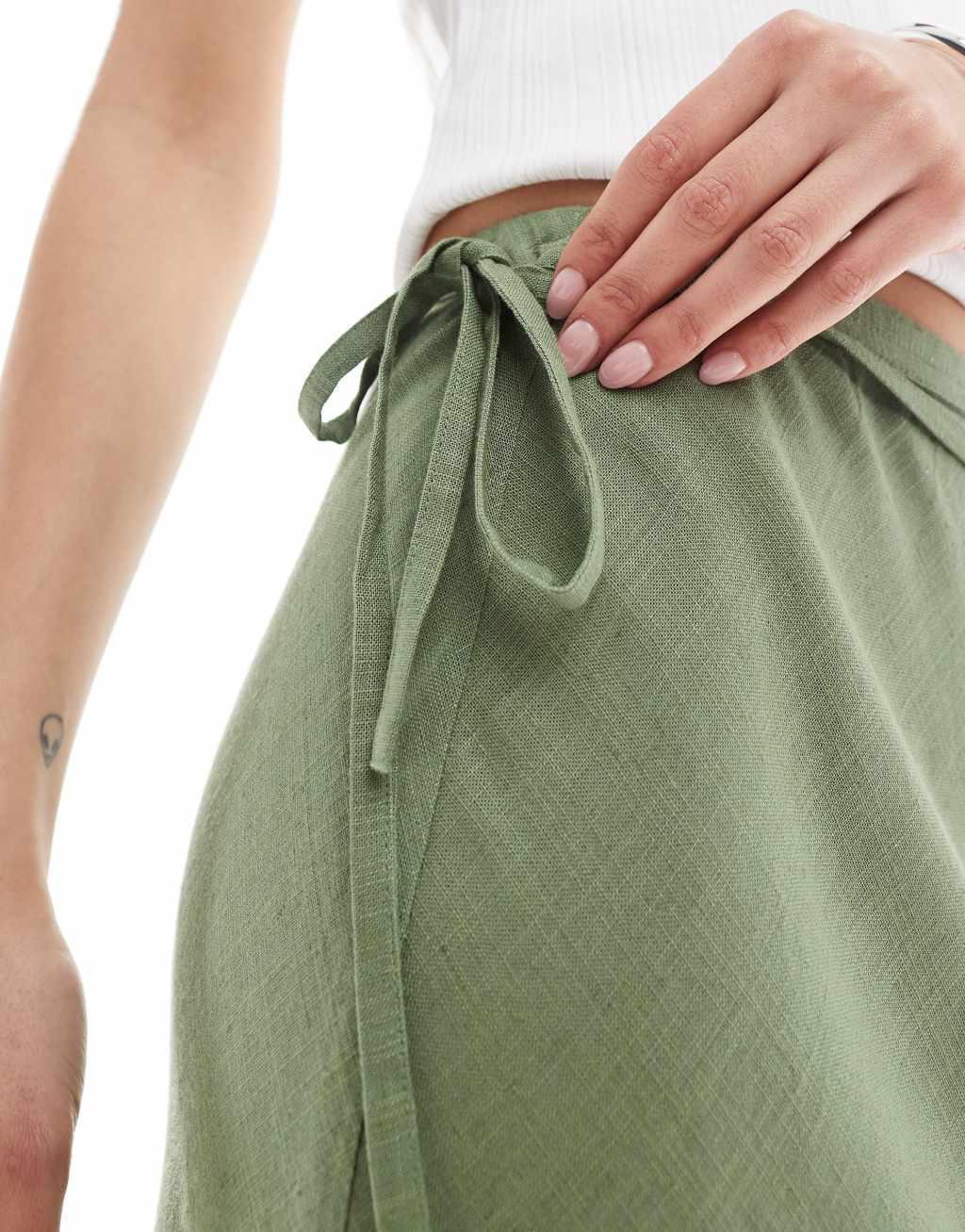 ASOS DESIGN linen blend bias maxi skirt in khaki Product Image