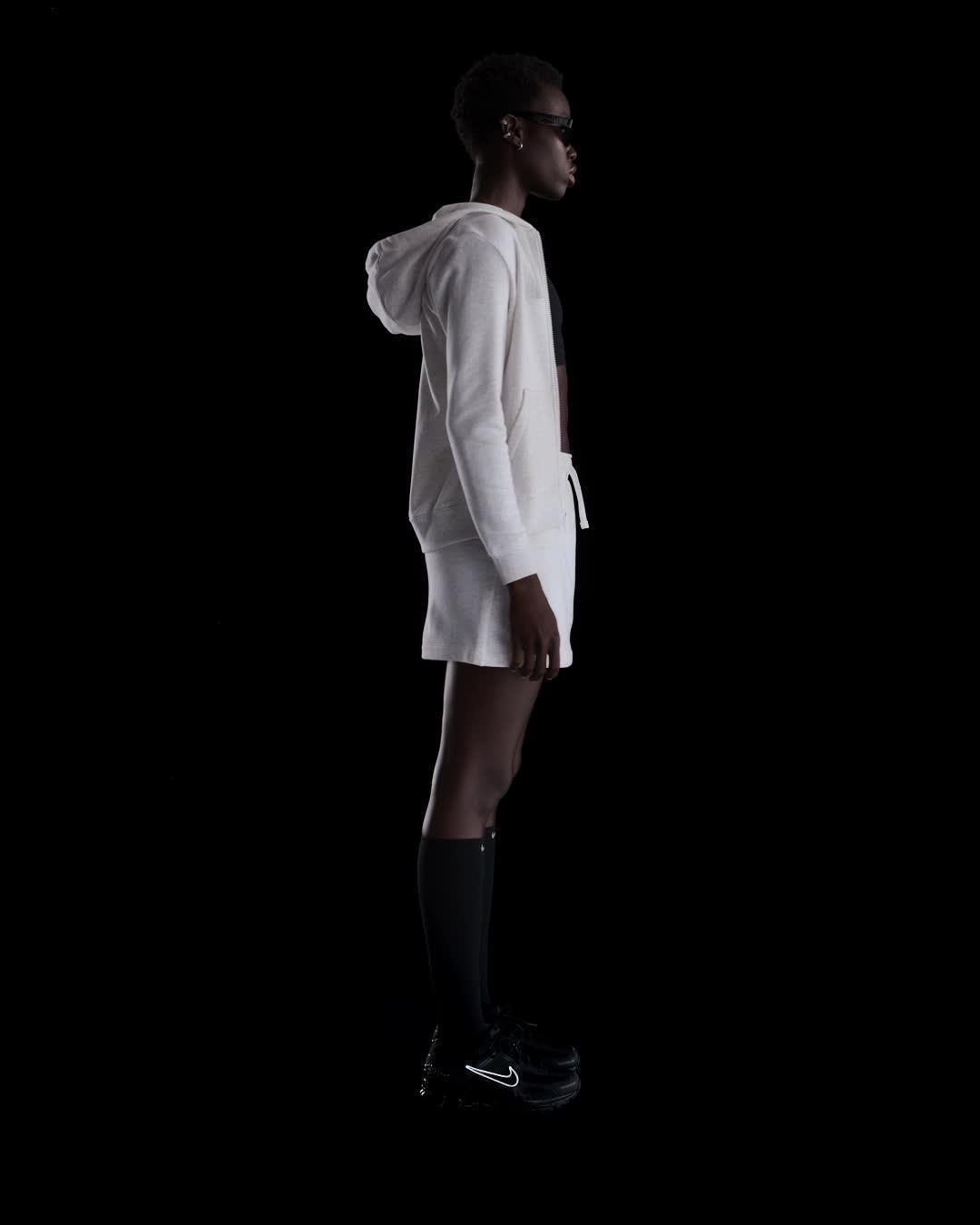 Women's Nike Sportswear Club Fleece Mid-Rise Skirt Product Image