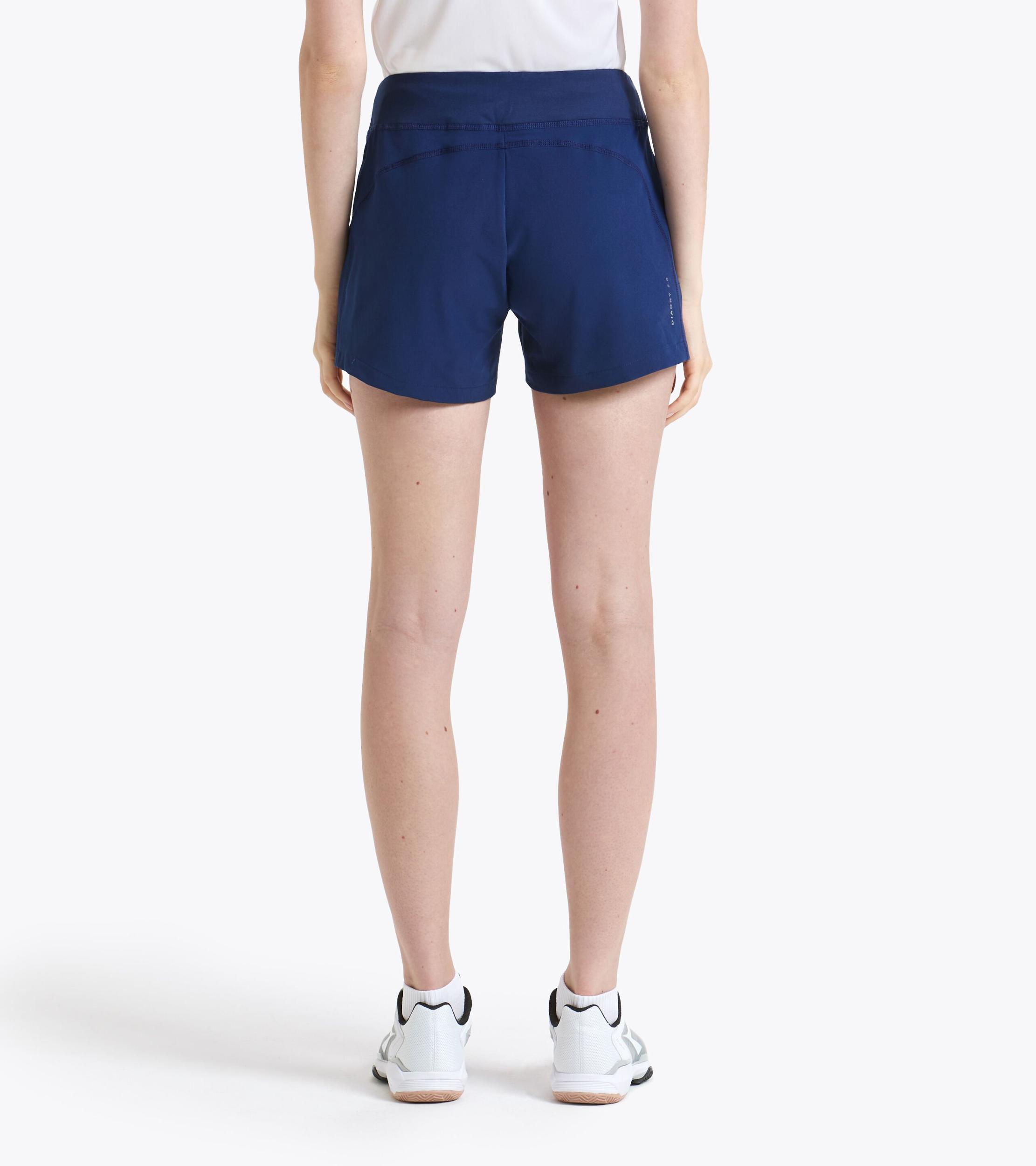 L. SHORT COURT Product Image