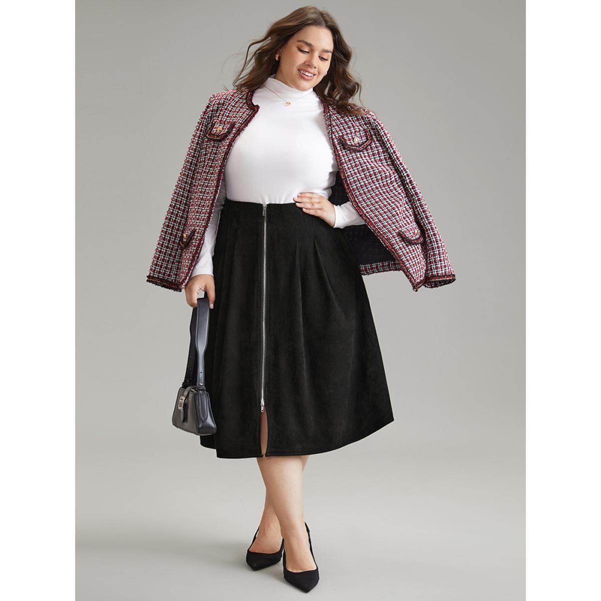 Plus Size Suedette Plain Texture Pocket A-line Skirt Women Black Office Texture No stretch Pocket Work Skirts BloomChic 26/4X Product Image