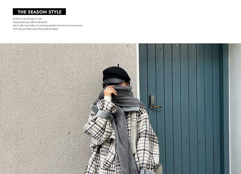 Contrast Collar Houndstooth Long Coat Product Image