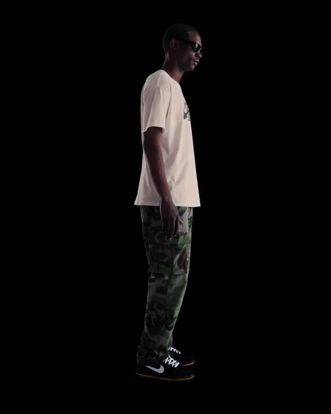 Nike SB Logo Skate T-Shirt Product Image