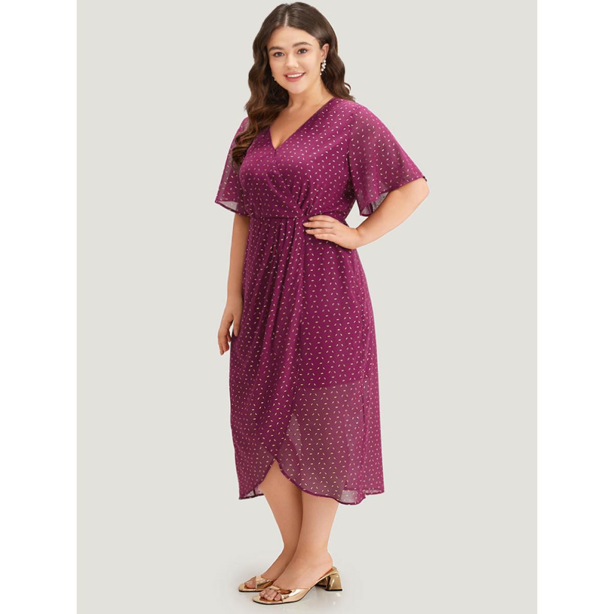 Plus Size Glitter Geo Graphic Pocket Wrap Hem Dress RedViolet Women Party Wrap V-neck Short sleeve Curvy Midi Dress BloomChic 22-24/3X Product Image