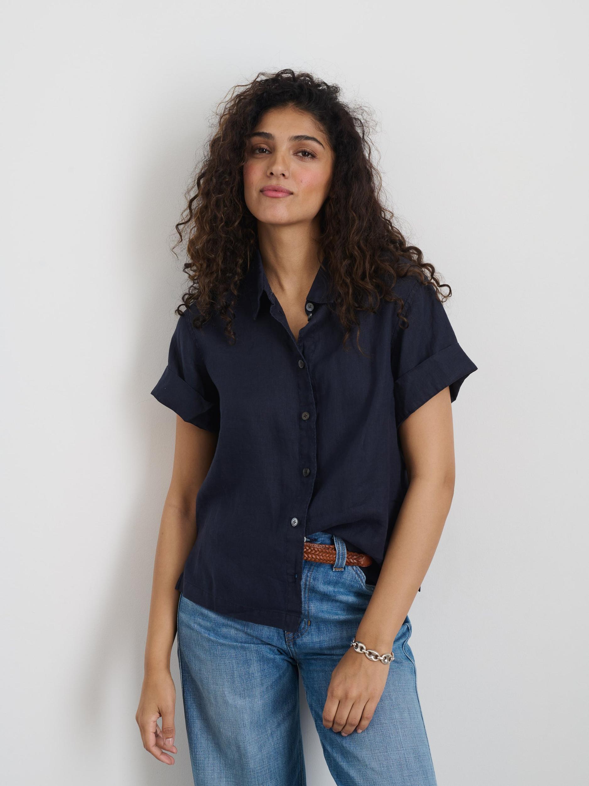 Maddie Shirt In Linen Product Image