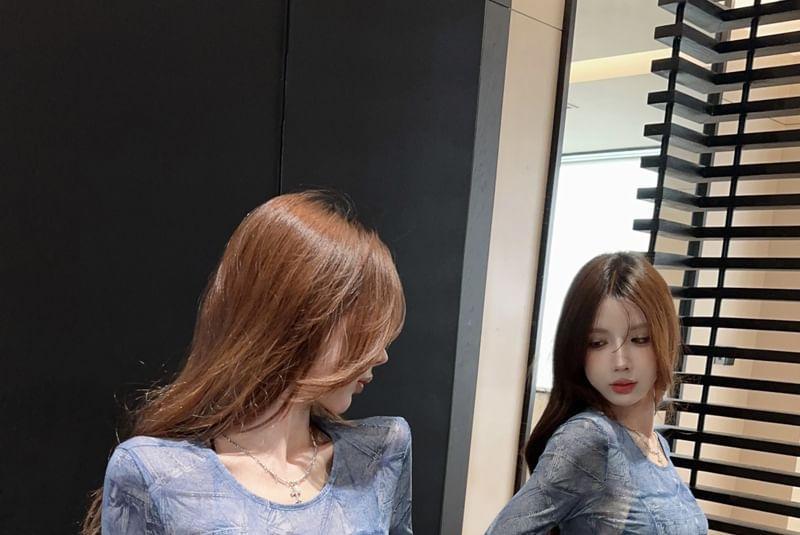 Flared-Cuff Round Neck Printed Shirred Lace Top Product Image