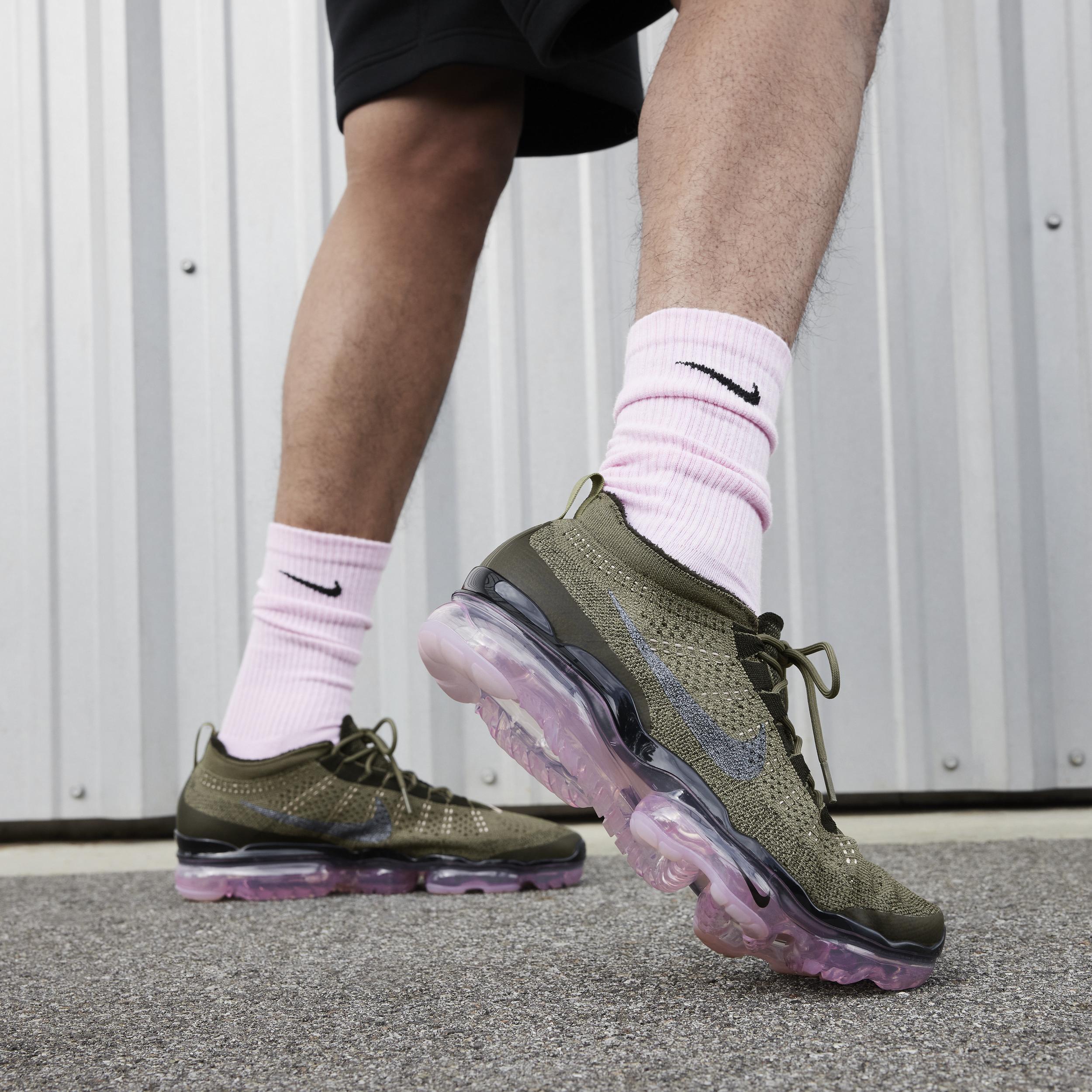 Nike Men's Air VaporMax 2023 Flyknit Shoes Product Image
