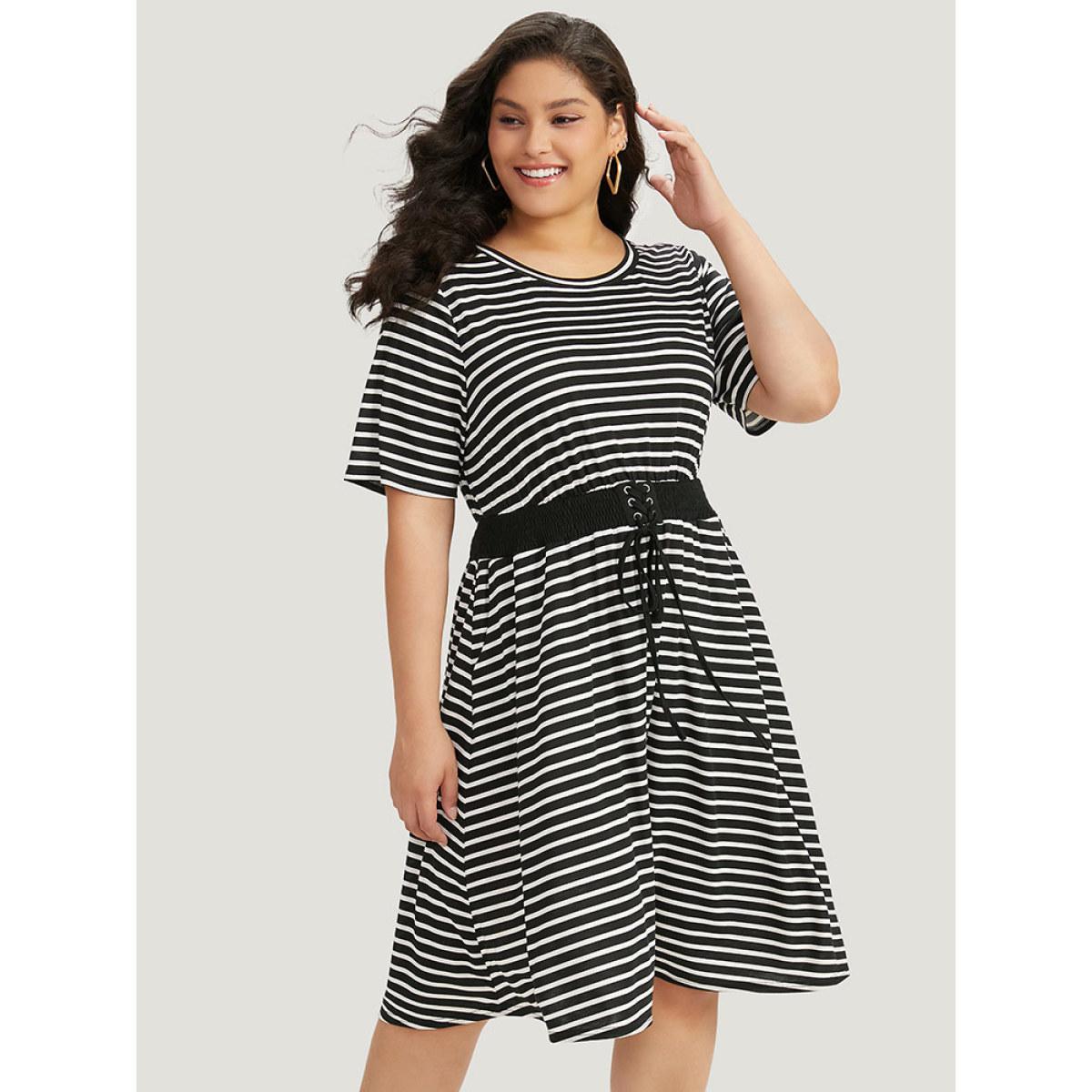 Plus Size Halloween Striped Patchwork Pocket Round Neck Ties Dress Black Women Casual Contrast Round Neck Short sleeve Curvy Midi Dress BloomChic 28/5X Product Image