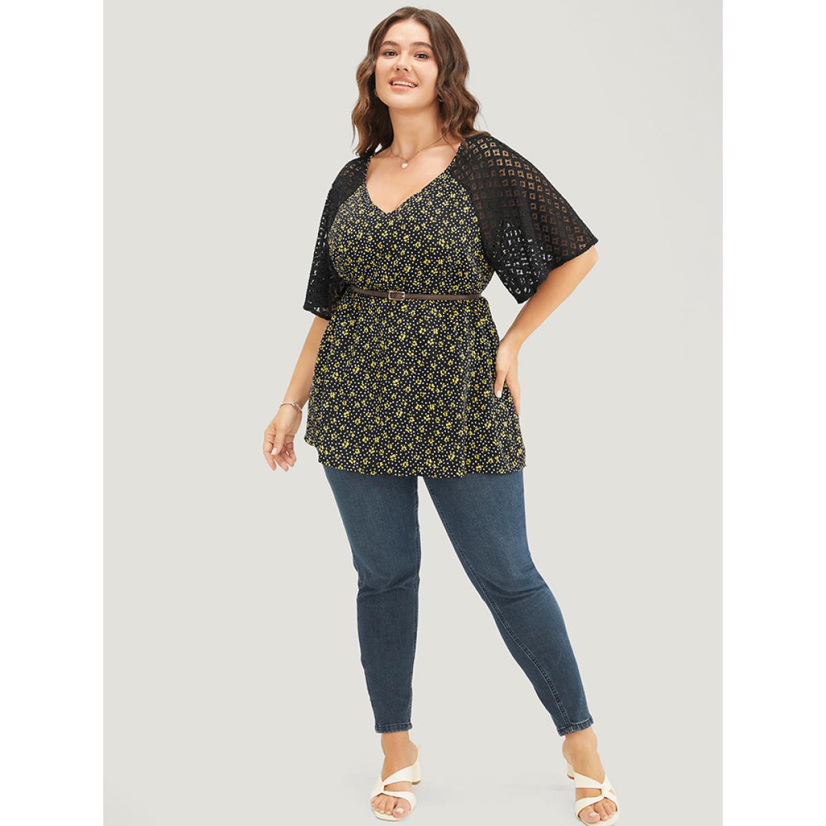 Plus Size BlackFlower Ditsy Floral Lace Raglan Sleeve Blouse Women Elegant Short sleeve V-neck Dailywear Blouses BloomChic 14-16/1X Product Image