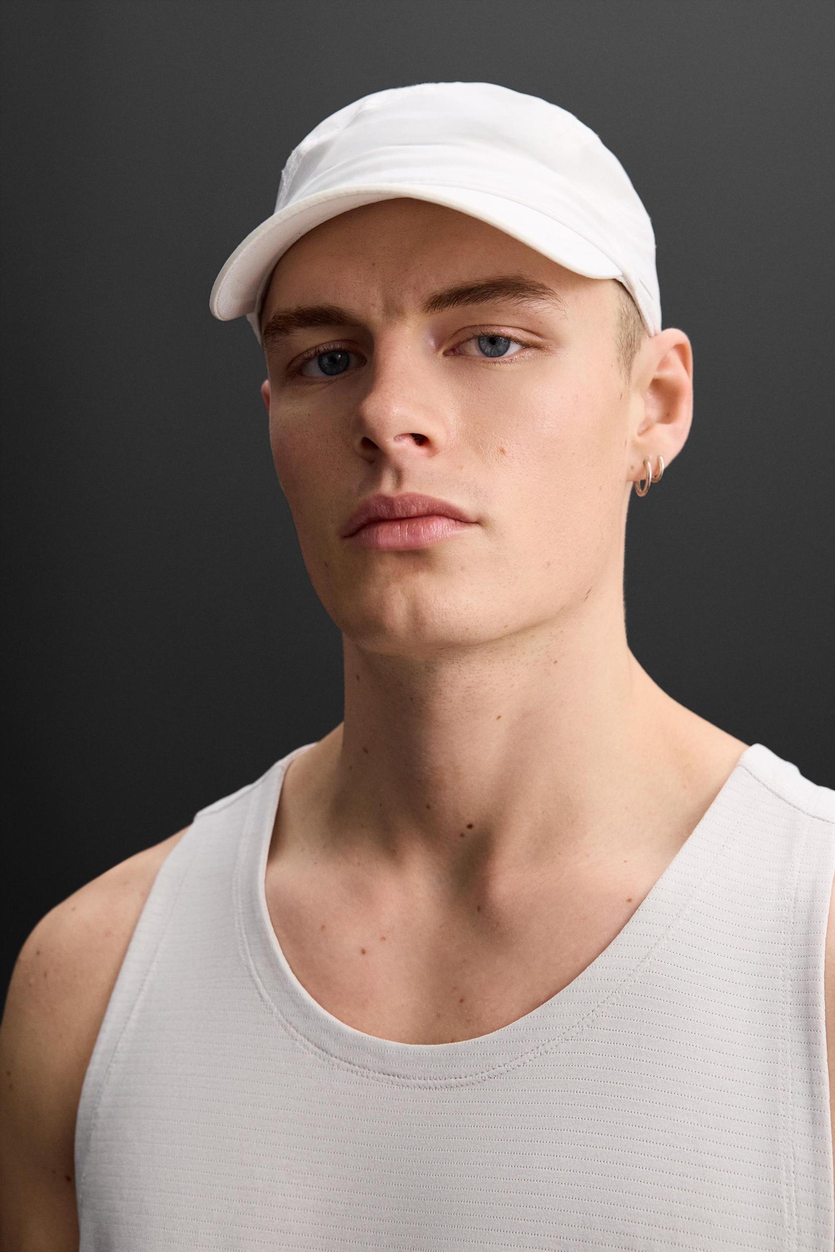 LIGHTWEIGHT TECHNICAL TANK TOP Product Image