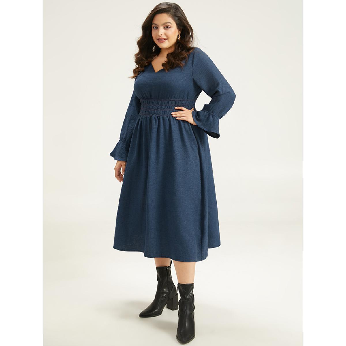Plus Size Plain Shirred Patchwork Gathered Dress Indigo Women Casual Elastic cuffs V-neck Long Sleeve Curvy Midi Dress BloomChic 22-24/3X Product Image