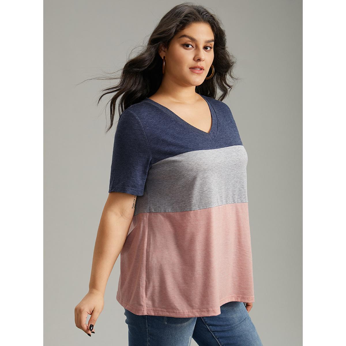 Plus Size Colorblock Contrast V Neck T-shirt Multicolor Women Casual Contrast Plain V-neck Dailywear T-shirts BloomChic 22-24/3X Product Image