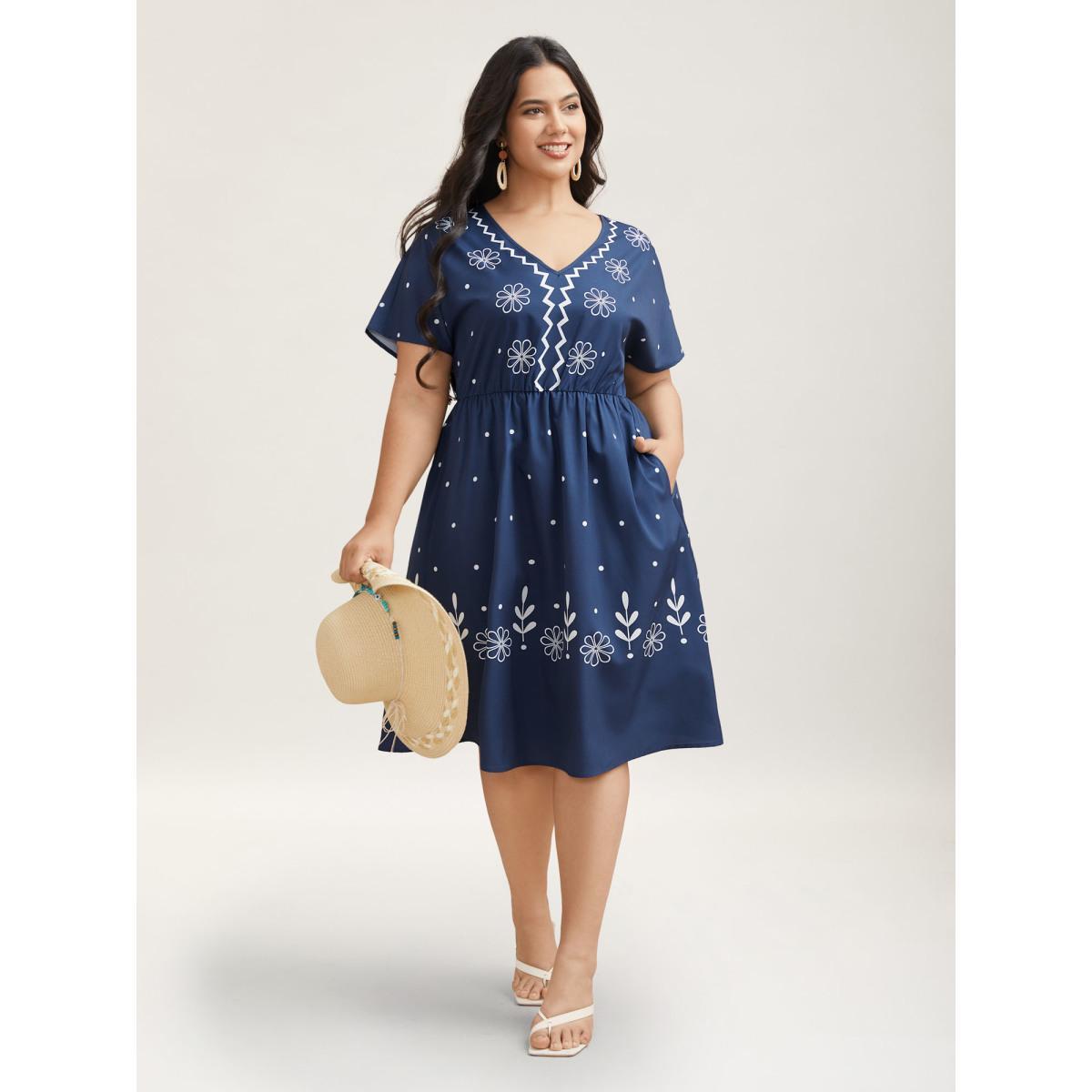 Plus Size Floral Print V-Neck Pockets Midi Dress DarkBlue Women Resort Non V-neck Short sleeve Curvy BloomChic 26/4X Product Image