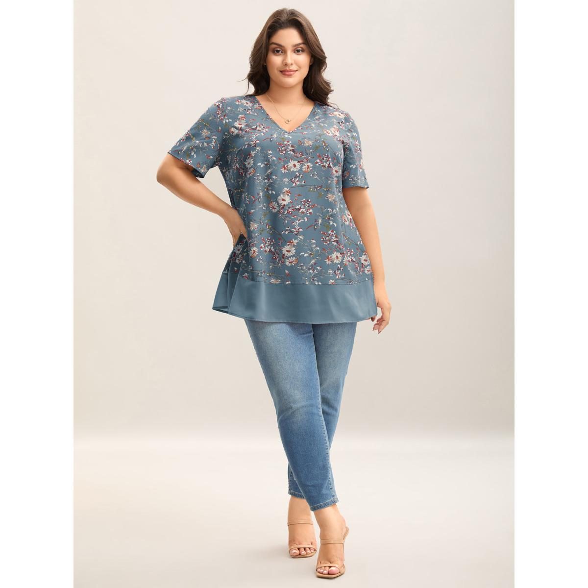 Plus Size LightBlue Garden Print Spliced V-Neck Blouse Women Elegant Short sleeve V-neck Everyday Blouses BloomChic 26/4X Product Image