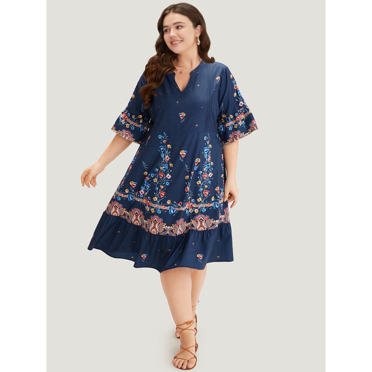 Plus Size Star & Bandana Print Notched Ruffle Dress DarkBlue Women Vacation Gathered Notched collar Half Sleeve Curvy Midi Dress BloomChic 14-16/1X Product Image