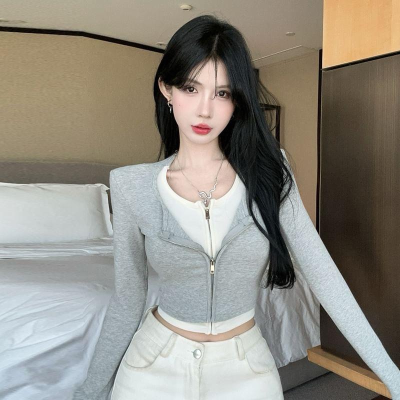 Mock Two-Piece Long-Sleeve Two Tone Zip-Up Crop Top Product Image