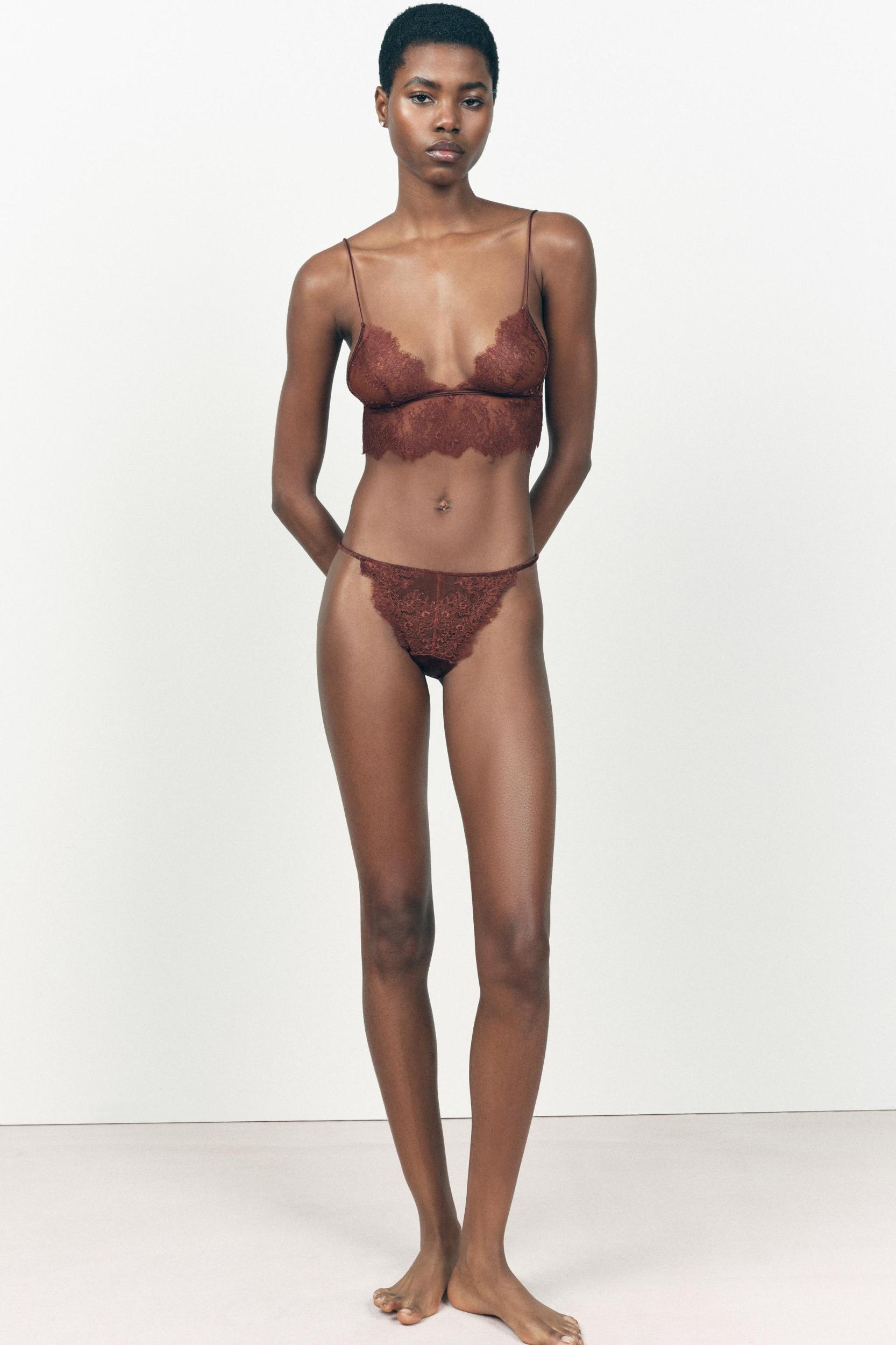 LACE TRIANGLE BRALETTE Product Image