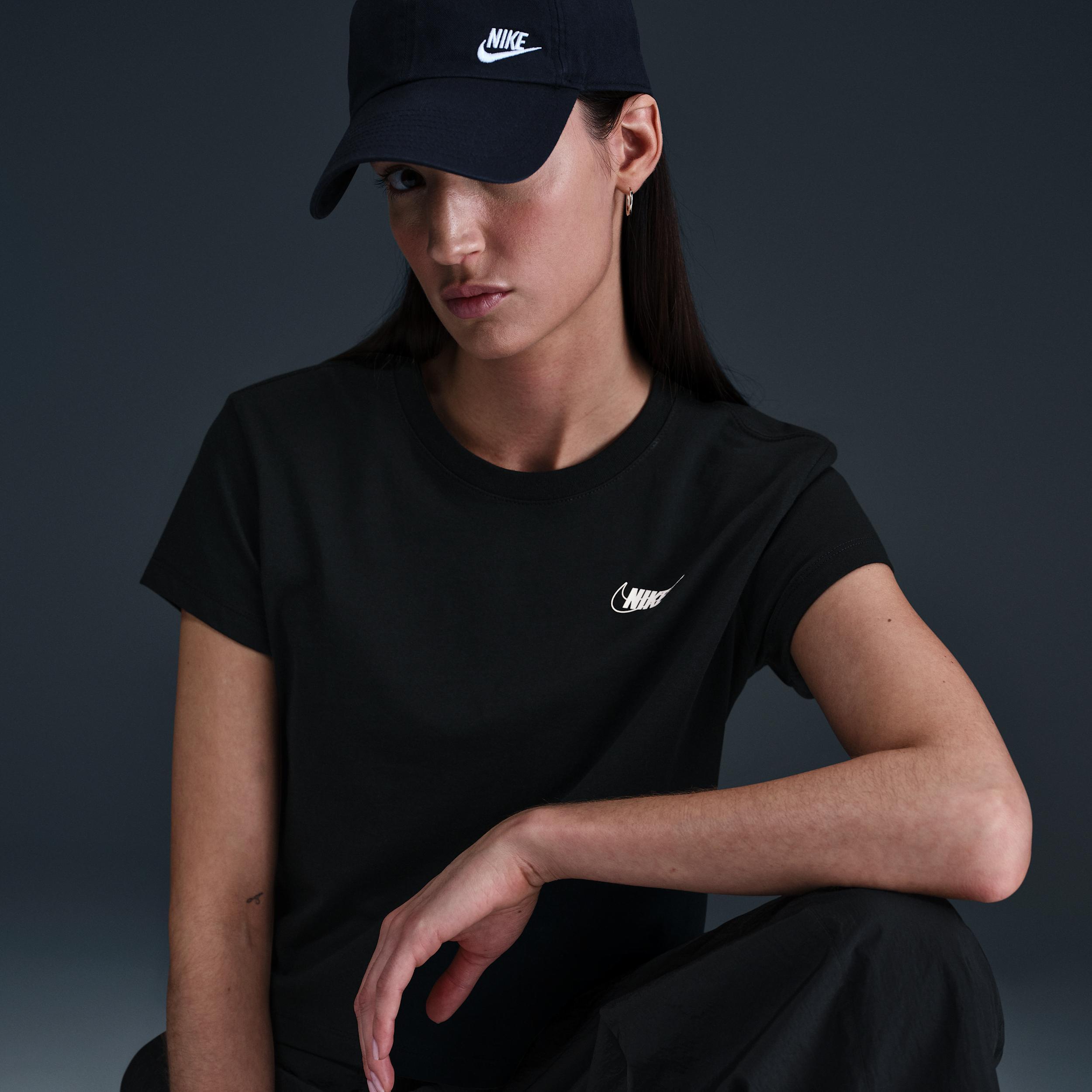 Women's Nike Sportswear Club Short-Sleeve Cropped Graphic T-Shirt Product Image
