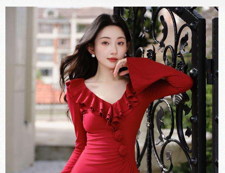 Long Sleeve V-Neck Plain Ruffle Ruched Maxi A-Line Dress Product Image