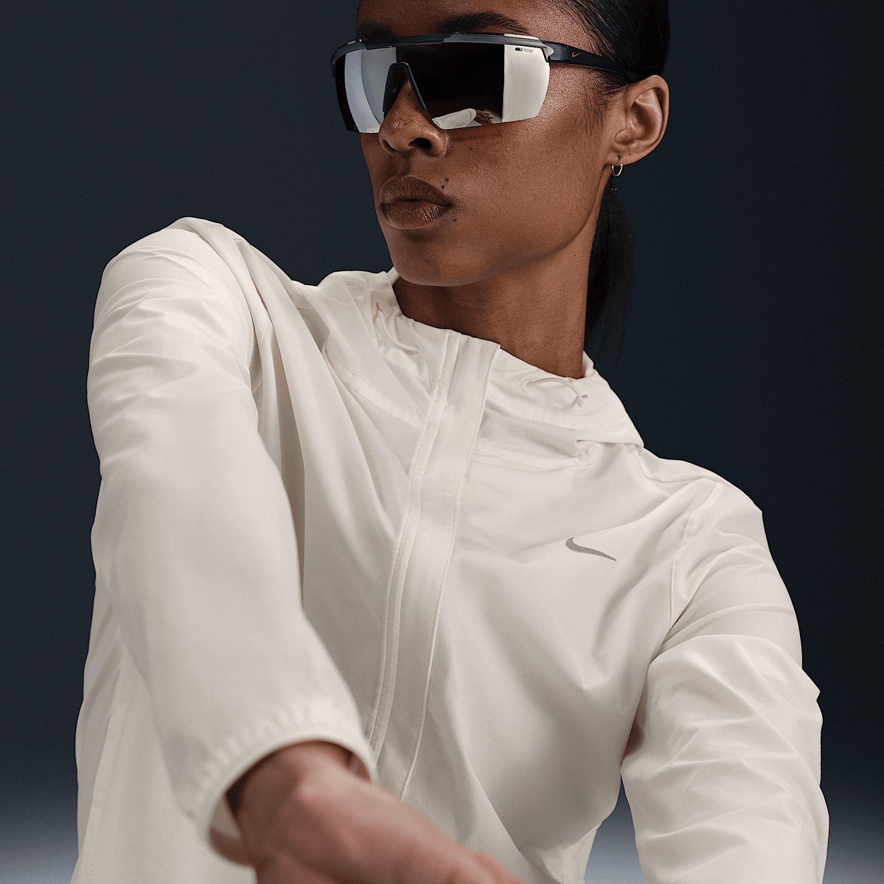 Nike Swift Women's Repel Packable Running Jacket Product Image