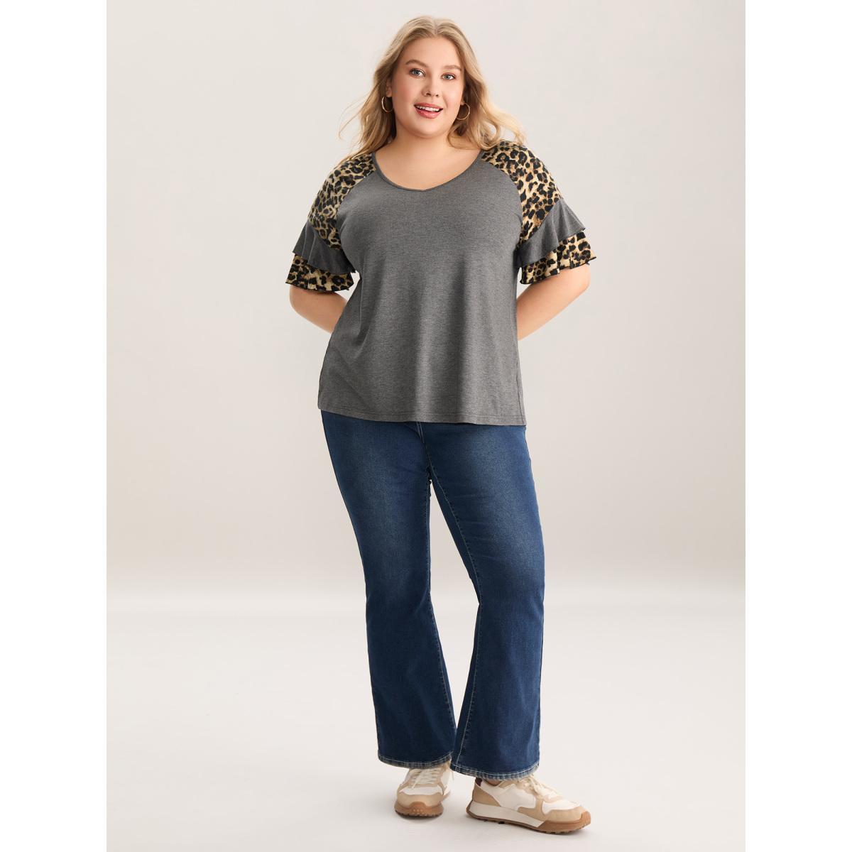 Plus Size Leopard Print Color Contrast Crewneck T-Shirt DimGray Women Contrast V-neck Everyday-Casual T-shirts BloomChic 28/5X Product Image