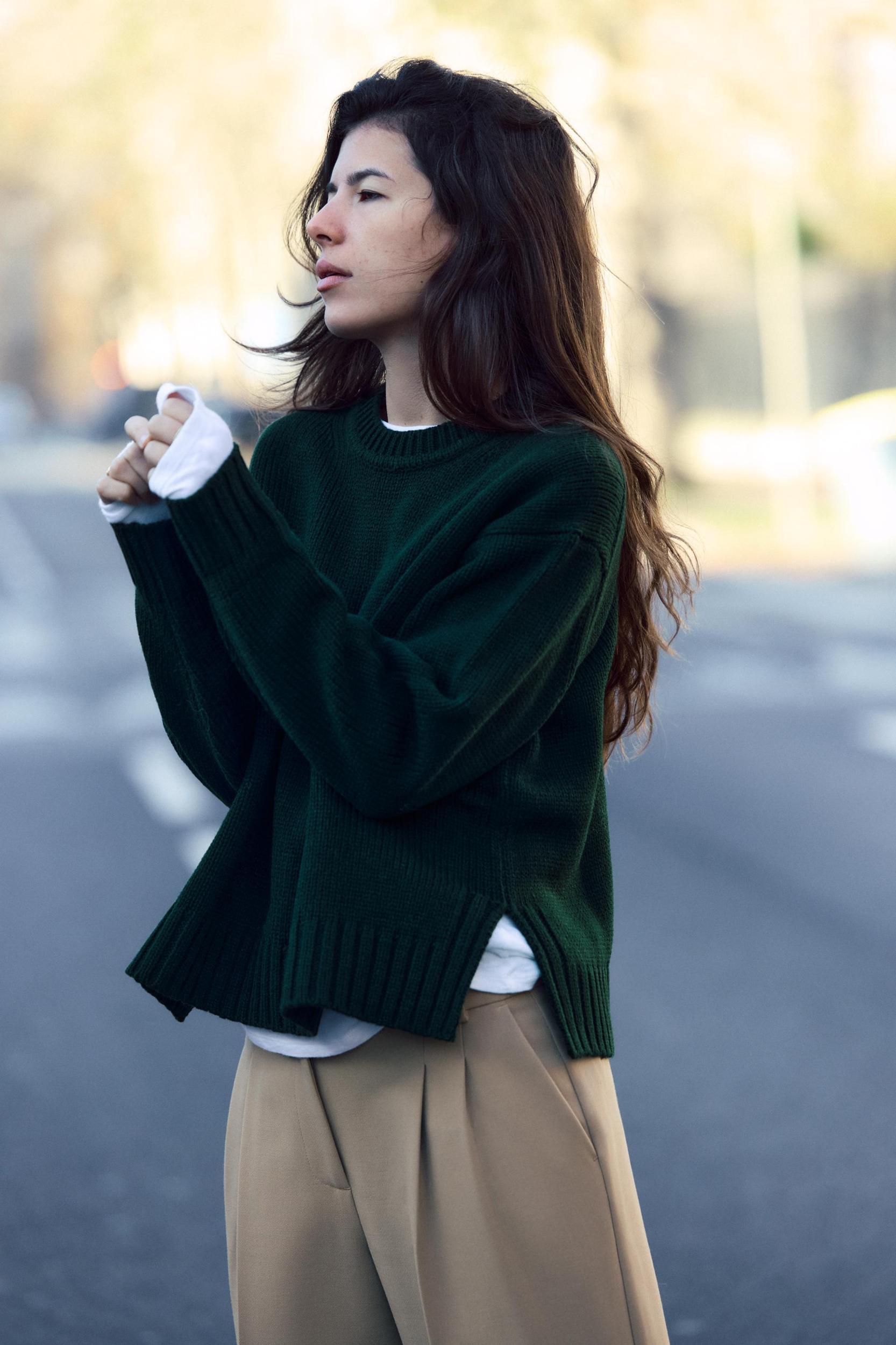 BASIC KNIT SWEATER Product Image