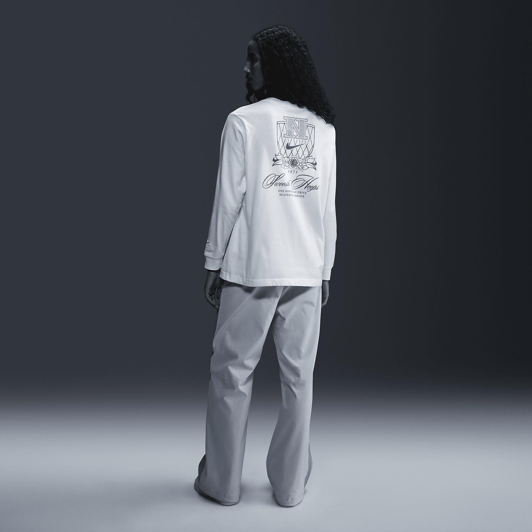 Nike Women's Long-Sleeve Graphic Basketball T-Shirt Product Image