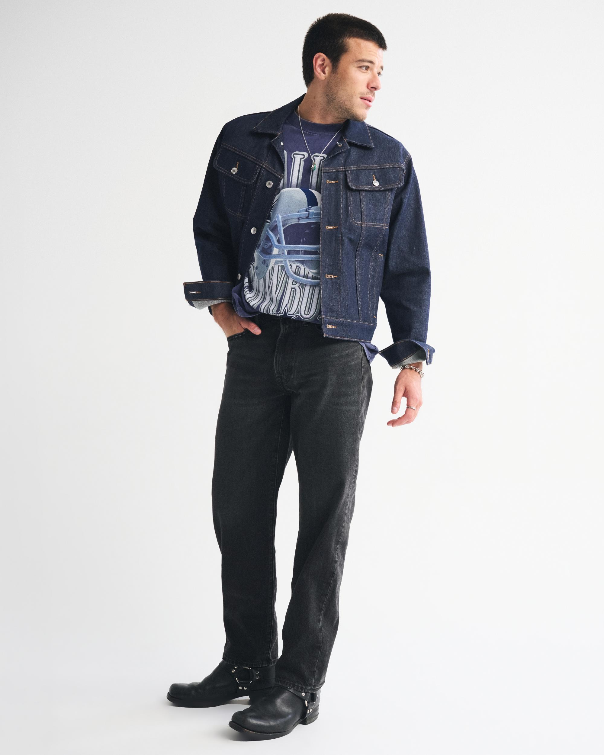 Dallas Cowboys Vintage-Inspired Graphic Tee Product Image