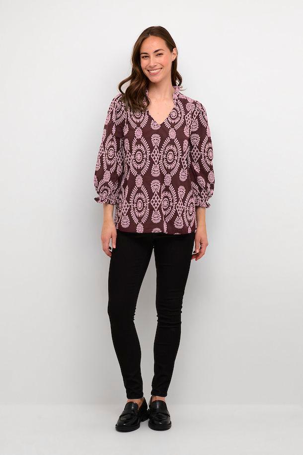 CUtia Blouse with embroidery Product Image