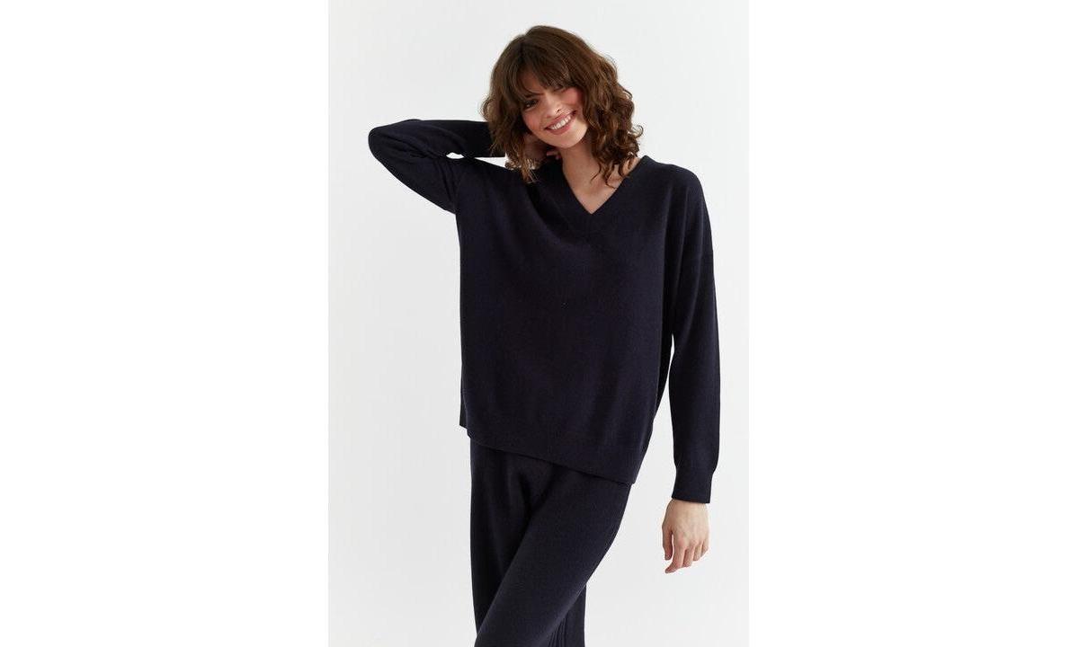 Chinti and Parker Womens Chinti & Parker Pure Cashmere Relaxed V-Neck Sweater Product Image